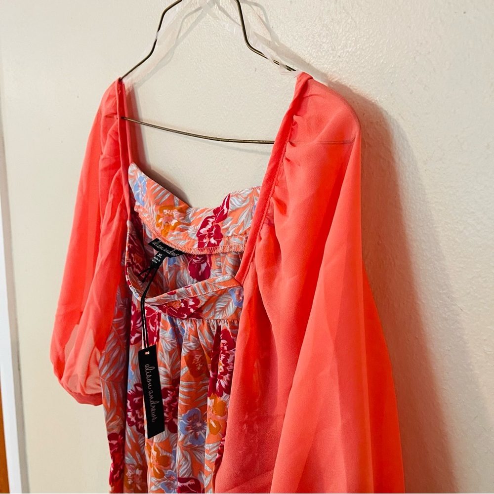 NWT Floral Puff Sleeve Blouse - Picture 4 of 8